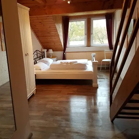 Bikerhotel Zur Schanze * Apen